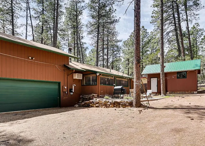 Forest Views & Fire Pit: Cozy Dom wakacyjny Pine