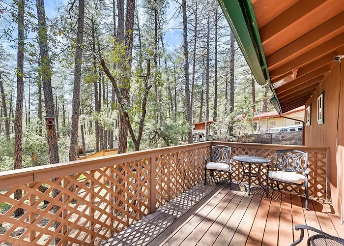 Forest Views & Fire Pit: Cozy *